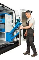 02_A fold-away vice bench with support 